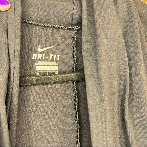 Nike Women’s Black Oversized Dri-Fit Yoga Cardigan, Athleisure Workout lagenlook - Picture 9 of 10